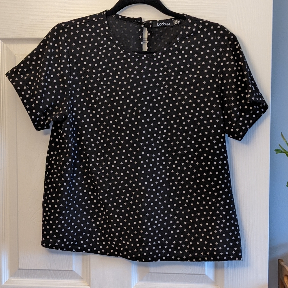 $10!!! Boohoo Polka Dot Crepe Blouse